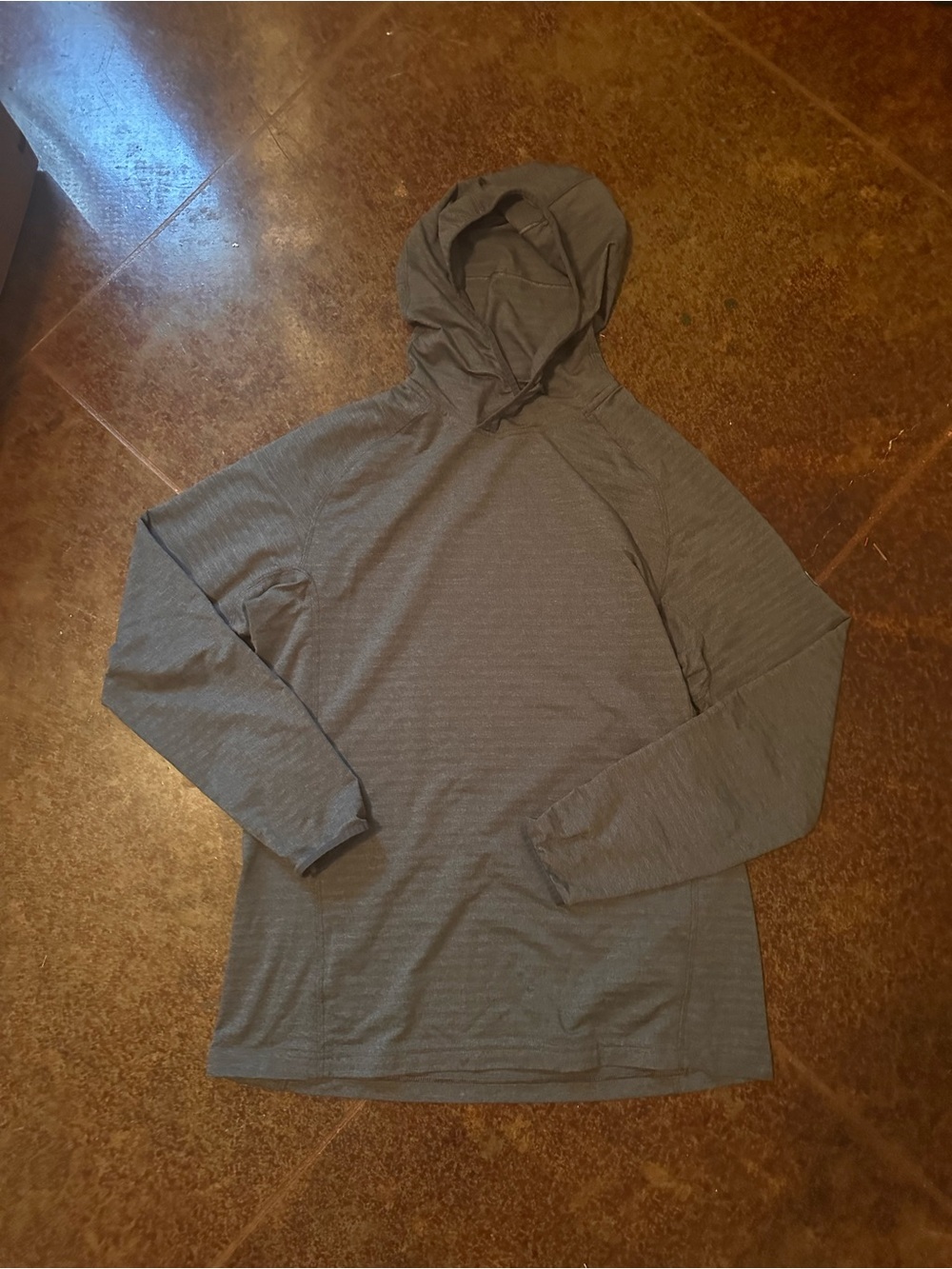 Kuhl Men’s Solid Gray Pullover Hoodie Long Sleeve Size S Regular hiking outdoors